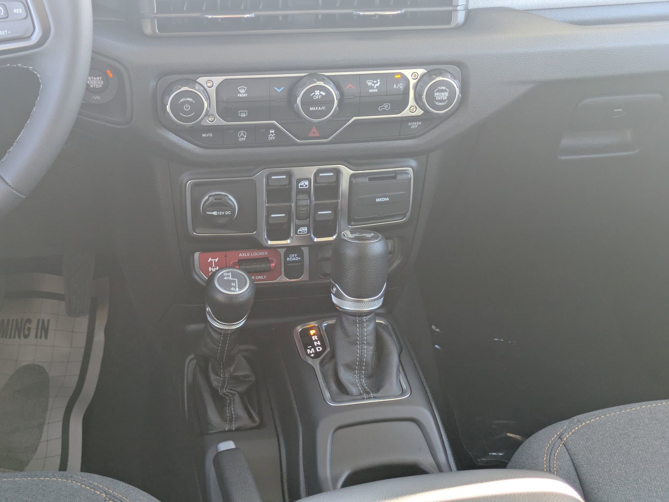 2025 Jeep Wrangler Willys photo 15