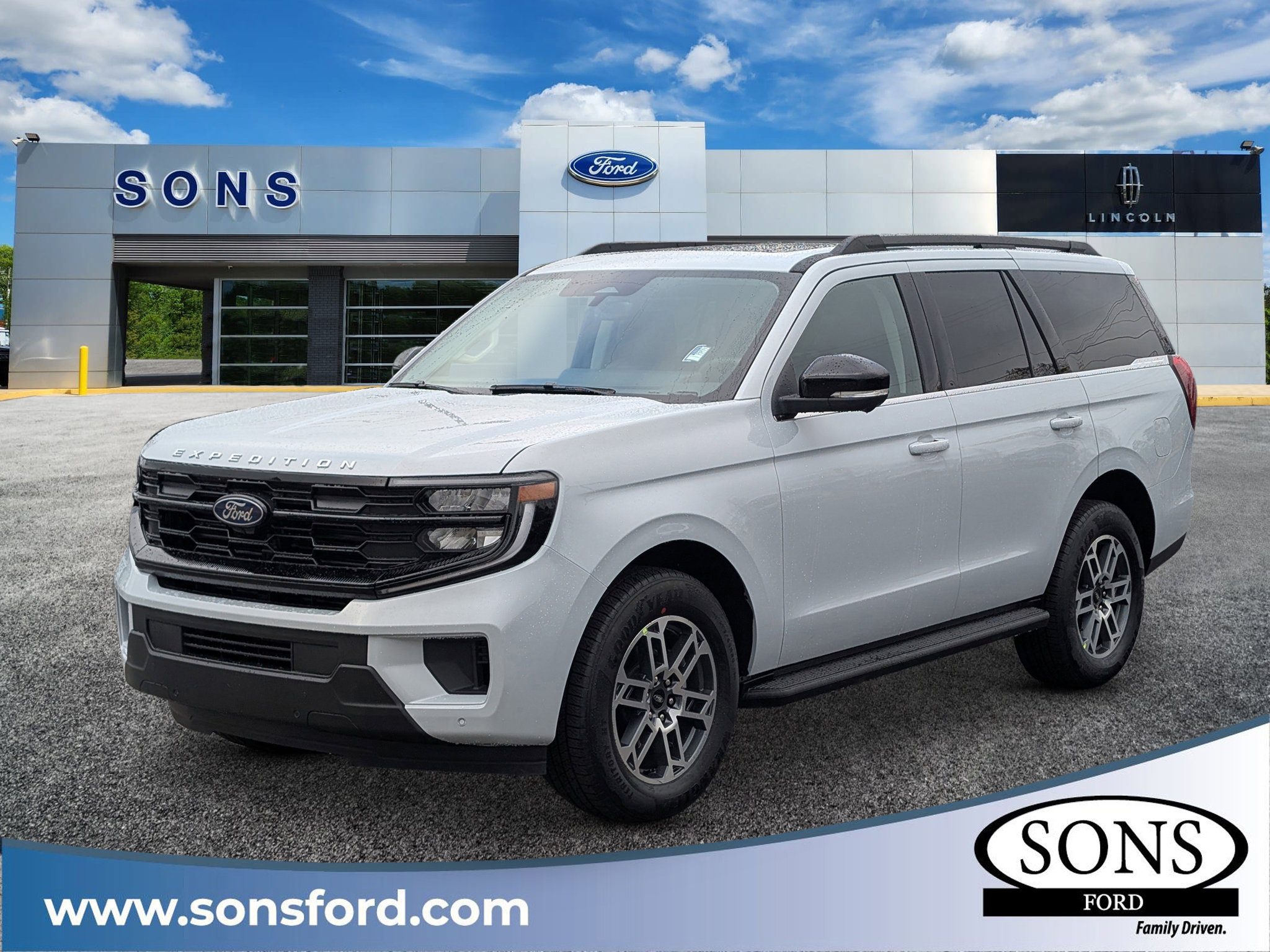 2025 Ford Expedition Active's photo