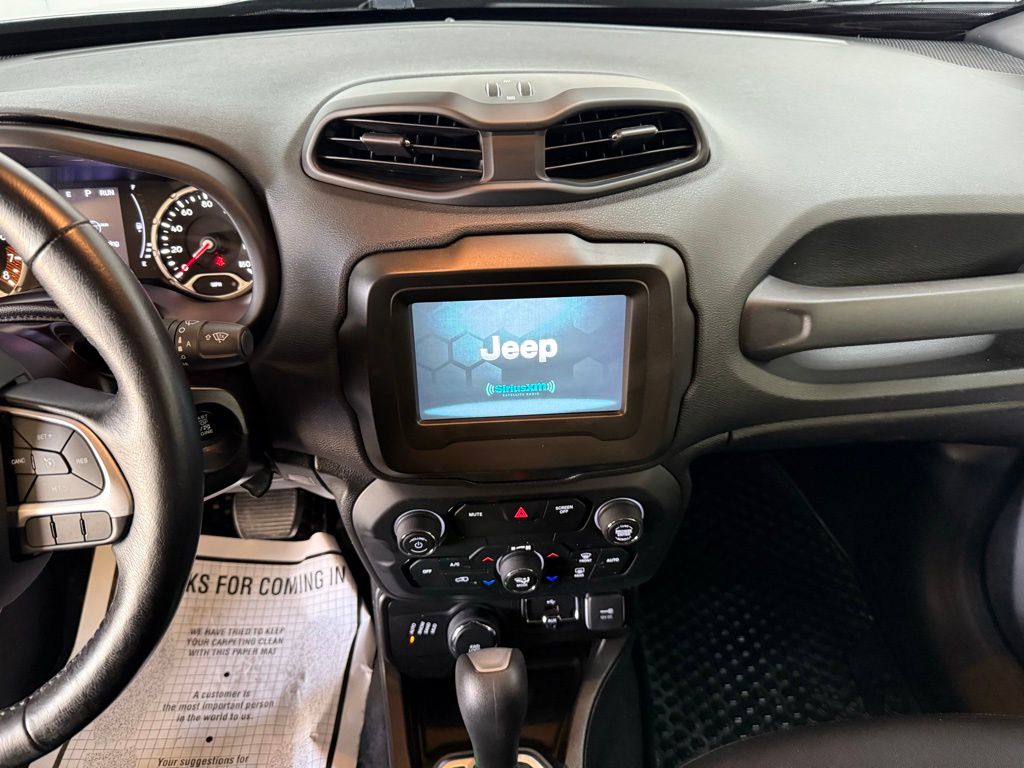 2020 Jeep Renegade Latitude photo 21