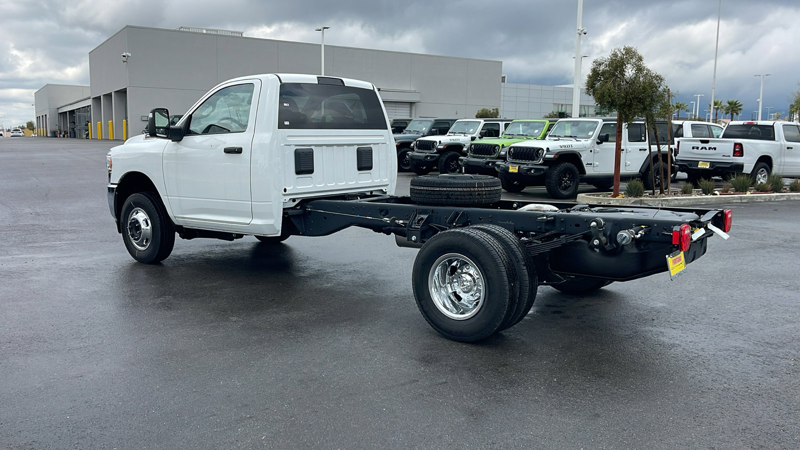 2024 Ram 3500 Tradesman photo 3