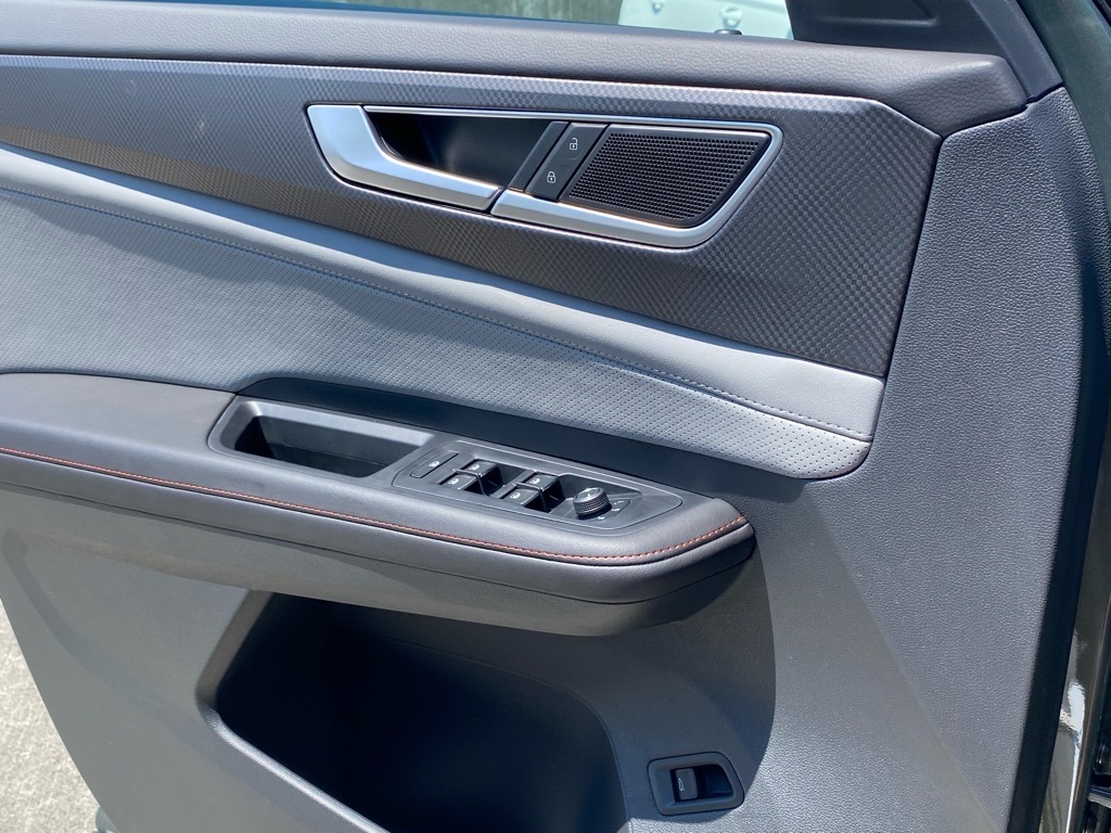2025 Volkswagen Atlas Peak Edition SE photo 9