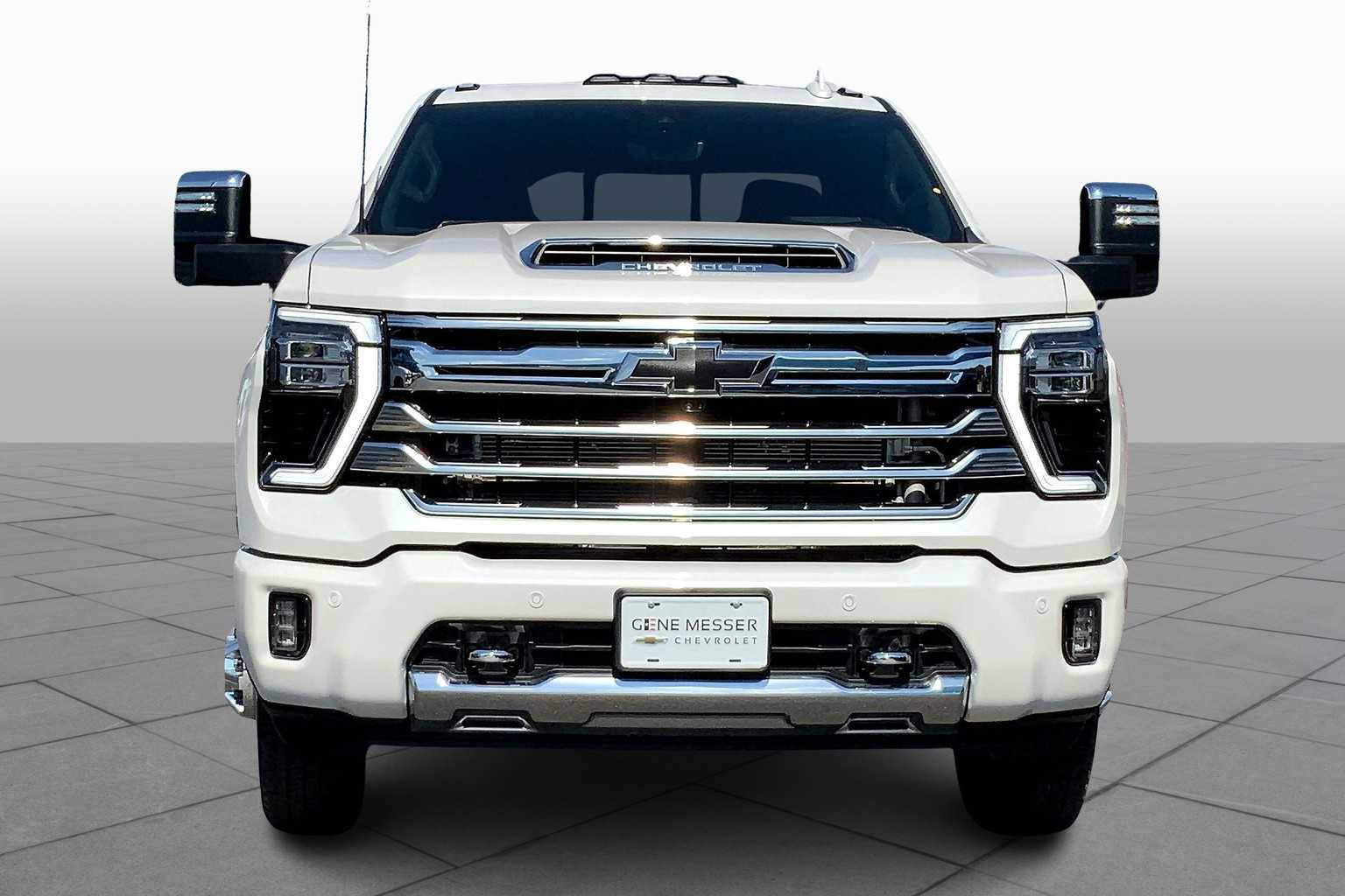 2025 Chevrolet Silverado 3500HD High Country photo 3