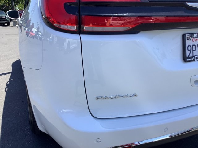 2022 Chrysler Pacifica Touring L photo 41