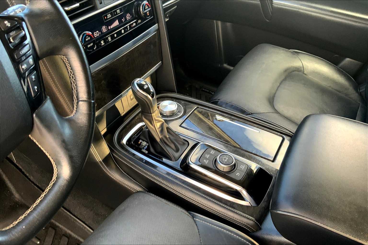 2022 Infiniti QX80 Luxe photo 16