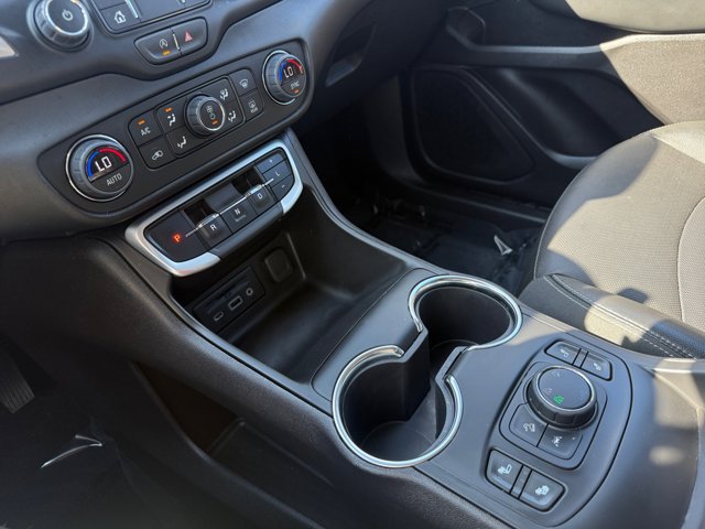 2024 Gmc Terrain SLT photo 13