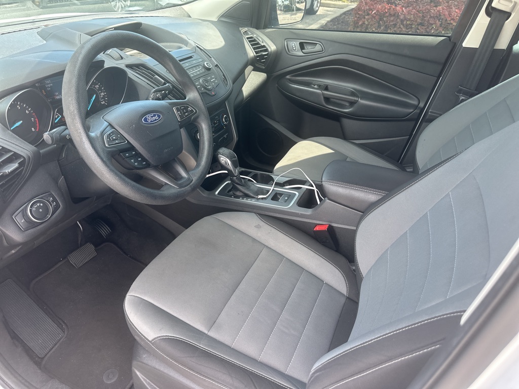 2017 Ford Escape S photo 2