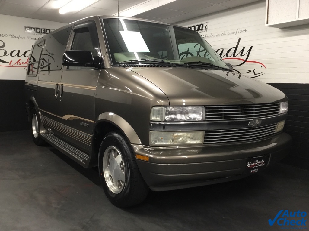 1999 Chevrolet Astro Van photo 3
