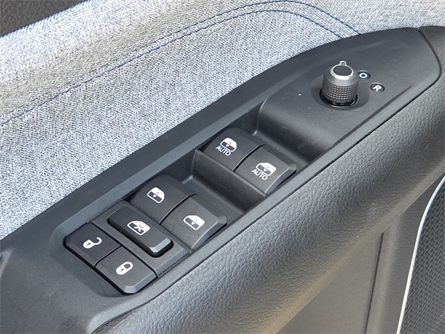 2025 Jeep Compass Sport photo 17