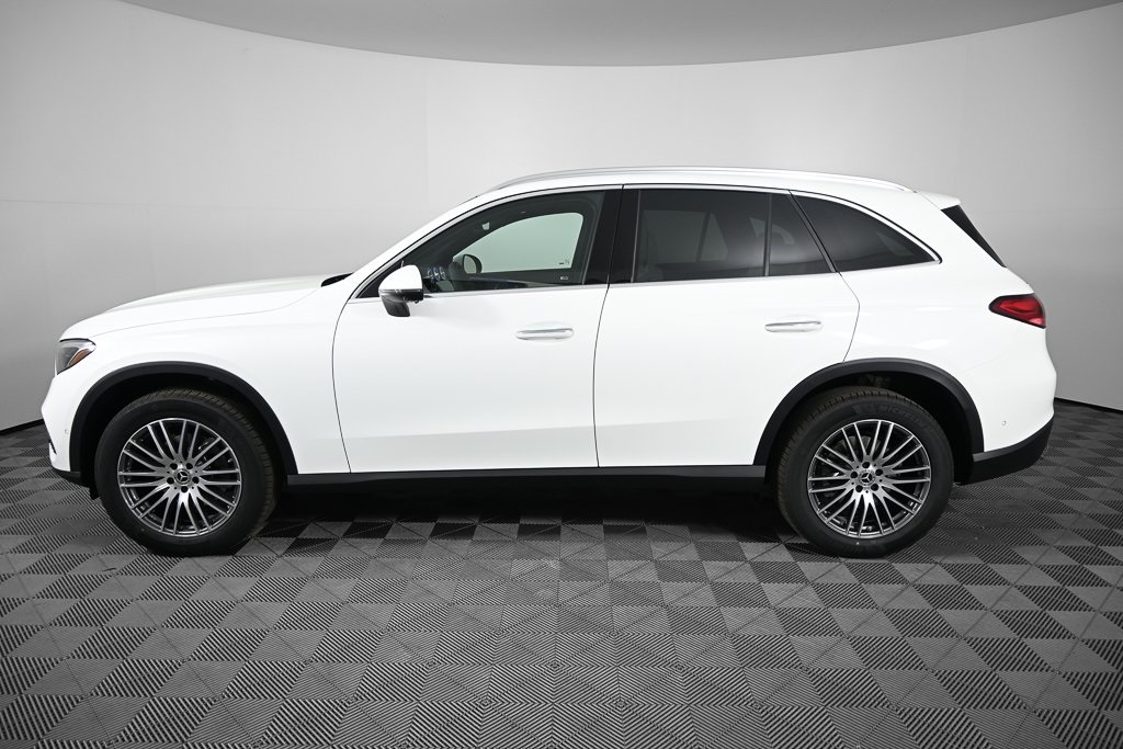 2026 Mercedes Benz GLC 300 4MATIC photo 3