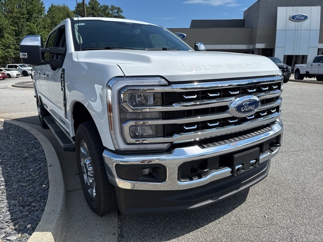2026 Ford F-350 photo 3