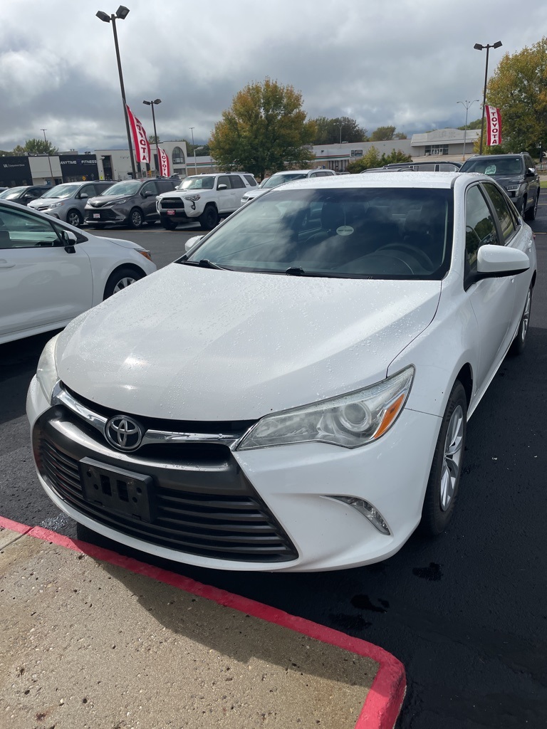 Used 2015 Toyota Camry LE with VIN 4T4BF1FK5FR461784 for sale in Fergus Falls, Minnesota