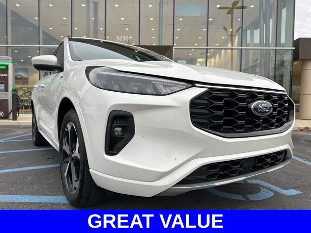 2023 Ford Escape ST-Line Select's photo