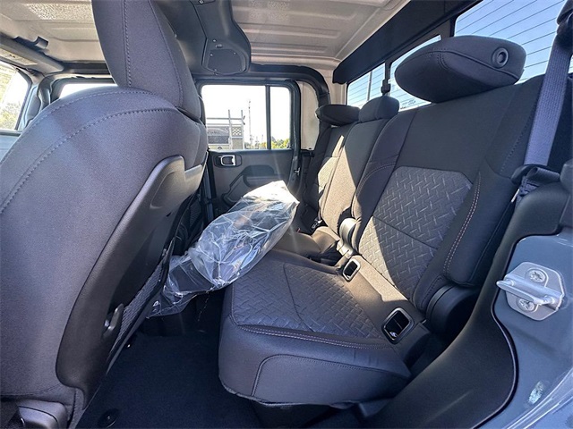 2025 Jeep Gladiator Mojave photo 13