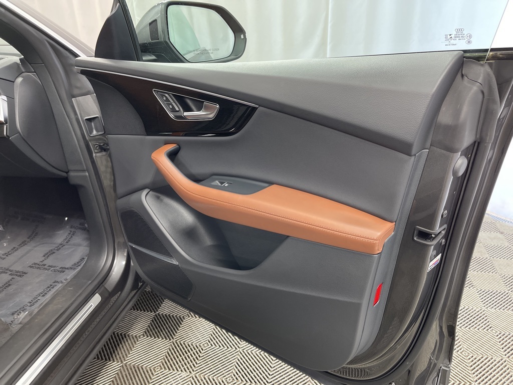 2022 Audi Q8 55 Premium Plus photo 23