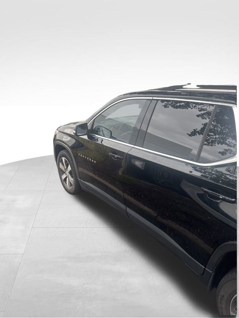 2021 Chevrolet Traverse Leather photo 6