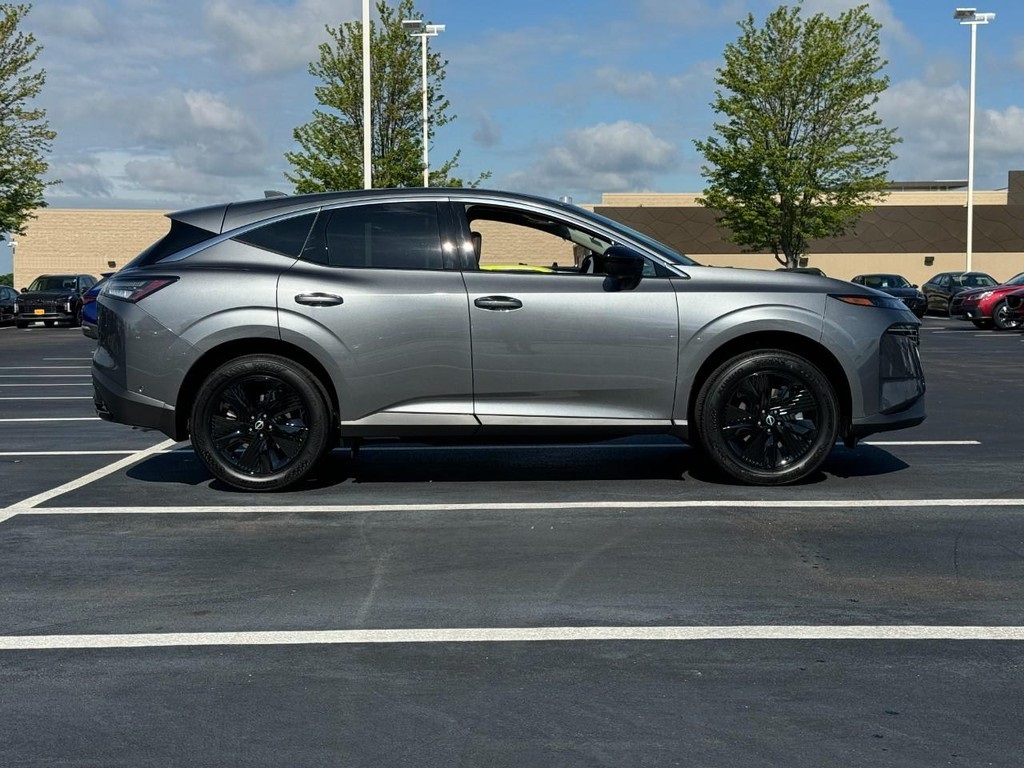 2025 Nissan Murano SV photo 2