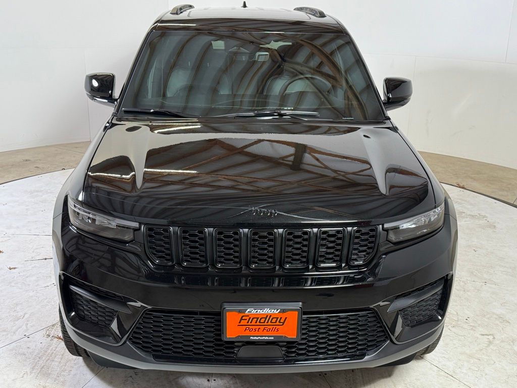 2025 Jeep Grand Cherokee Altitude X photo 2