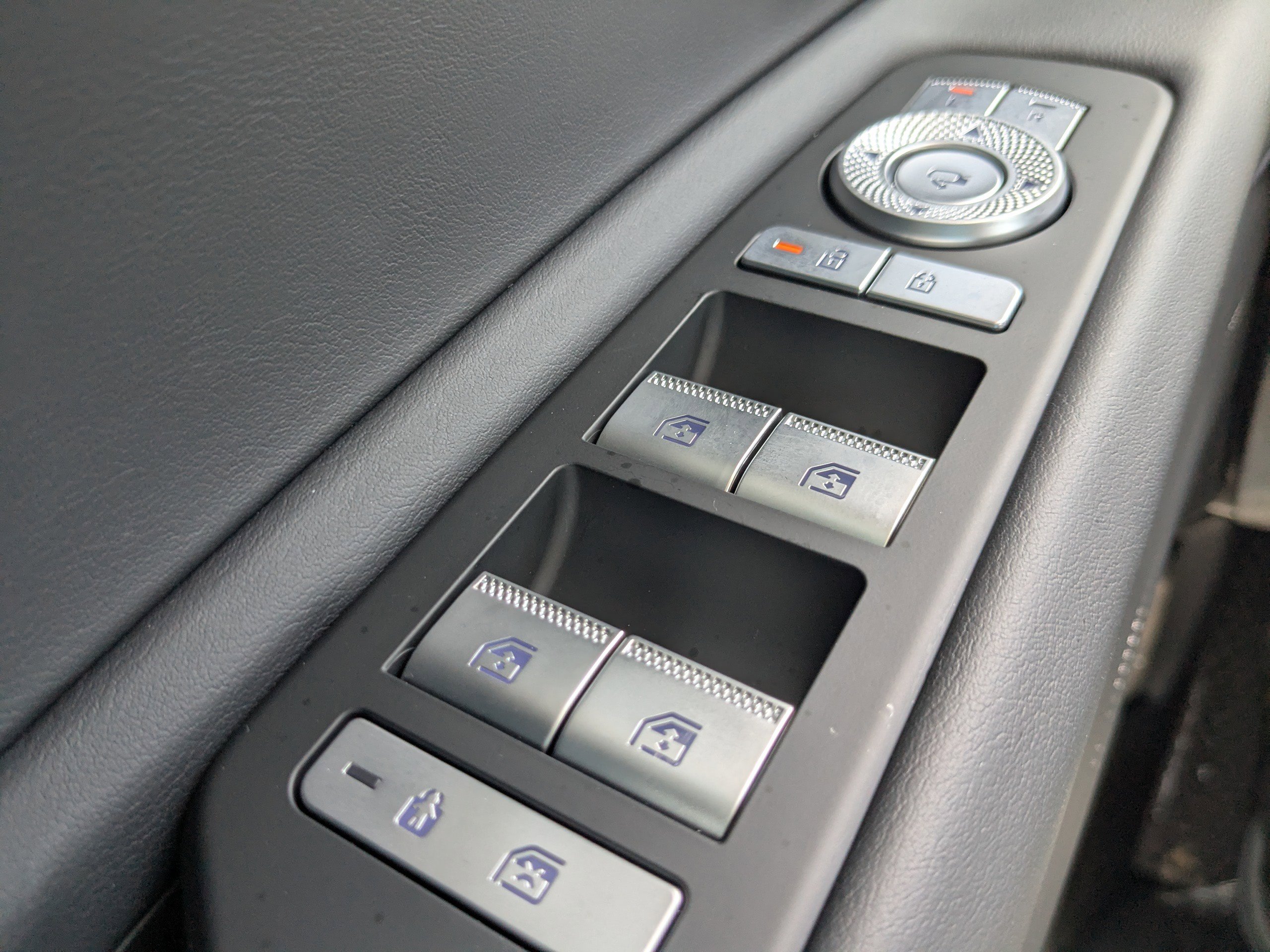 2025 Genesis GV80 3.5T Prestige AWD photo 18