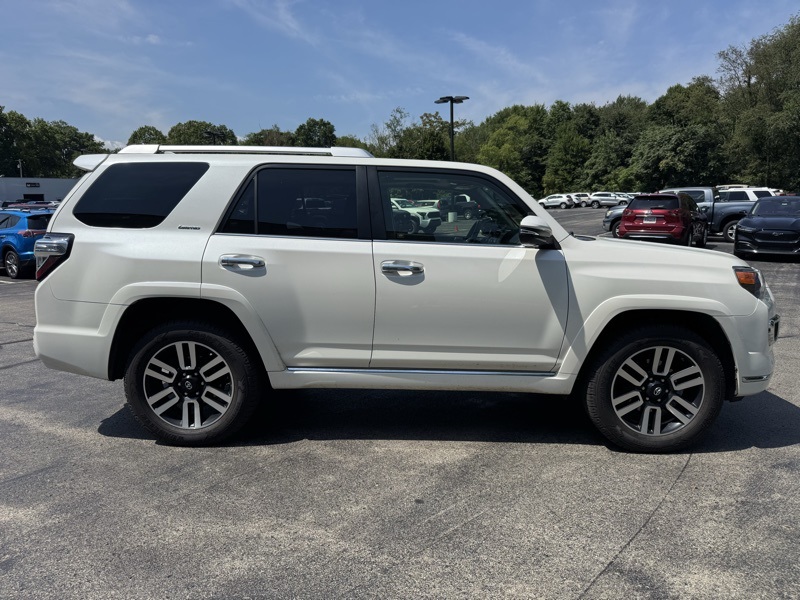 2017 Toyota 4Runner Limited photo 2