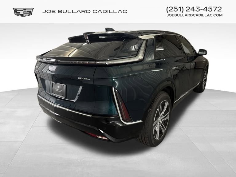 2025 Cadillac Lyriq Luxury photo 2