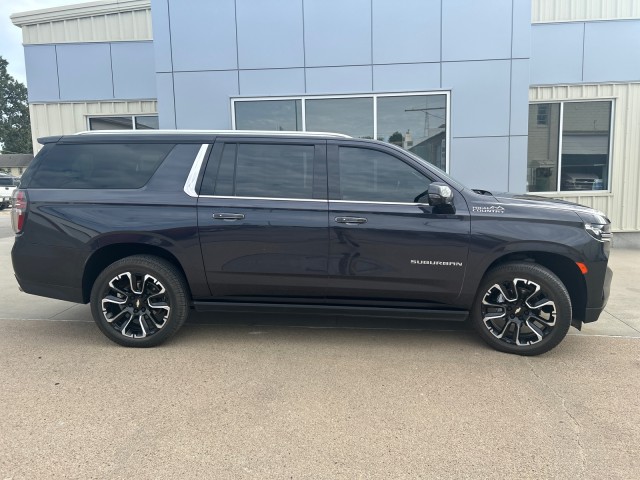 Used 2022 Chevrolet Suburban High Country with VIN 1GNSKGKL0NR303728 for sale in Kansas City