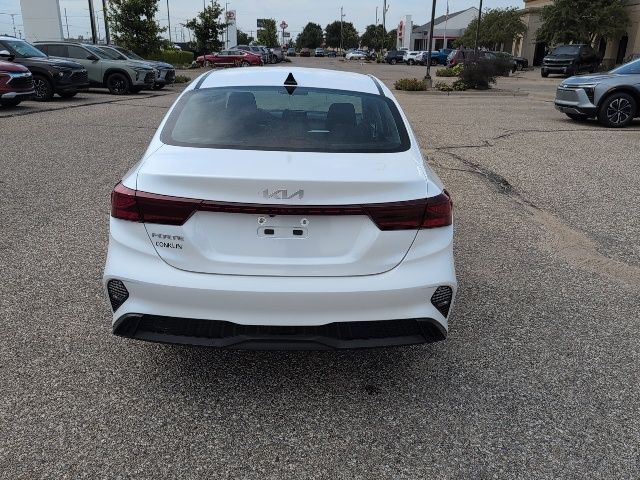 2024 Kia Forte LXS photo 16