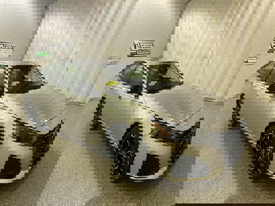 2025 Nissan Altima SR's photo