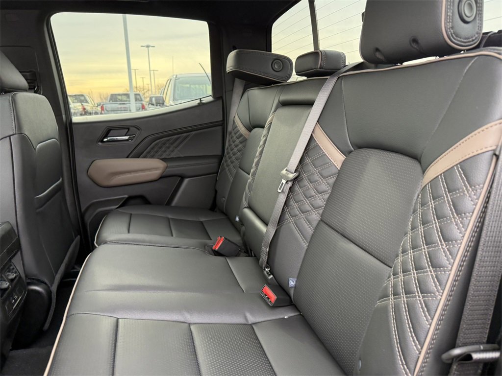 2026 GMC CANYON - Image 32