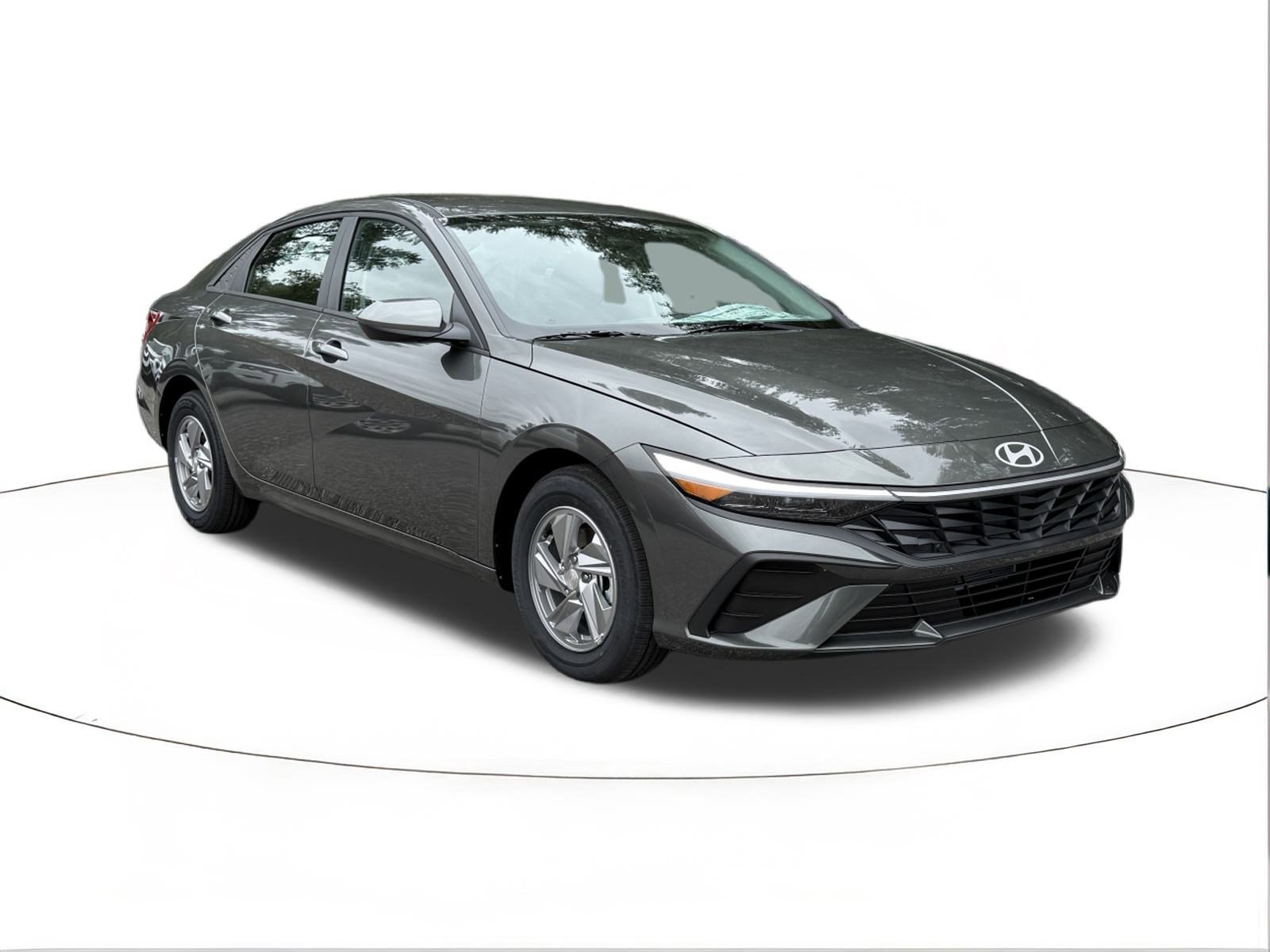 2026 Hyundai Elantra SE's photo