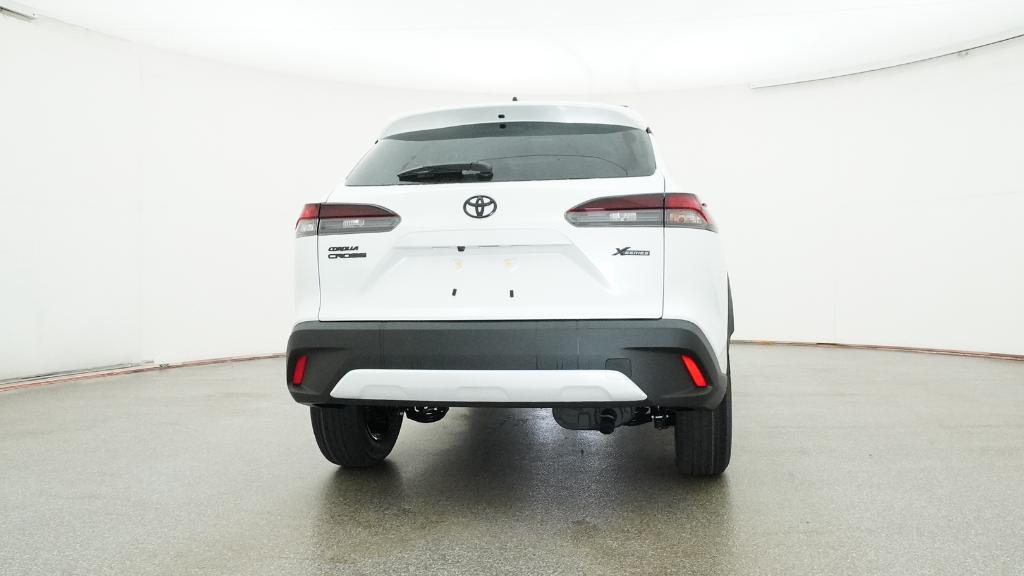 2026 Toyota Corolla Cross LE photo 14