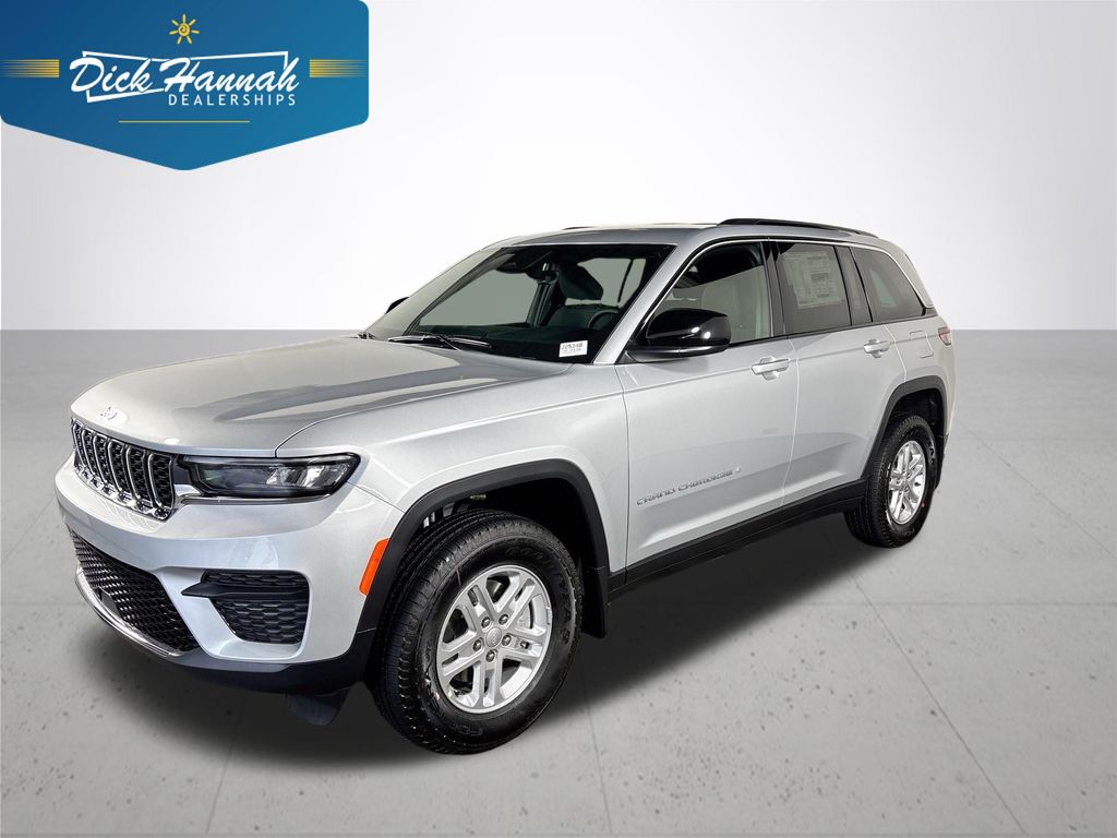 2025 Jeep Grand Cherokee Laredo's photo