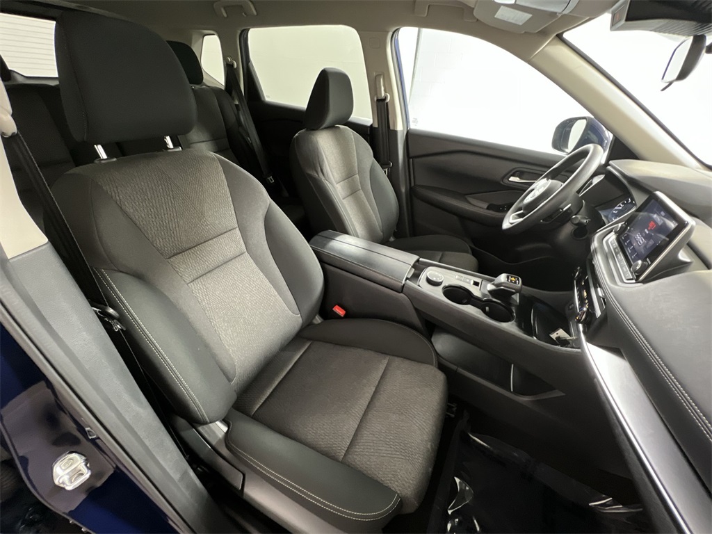 2024 Nissan Rogue SV photo 20