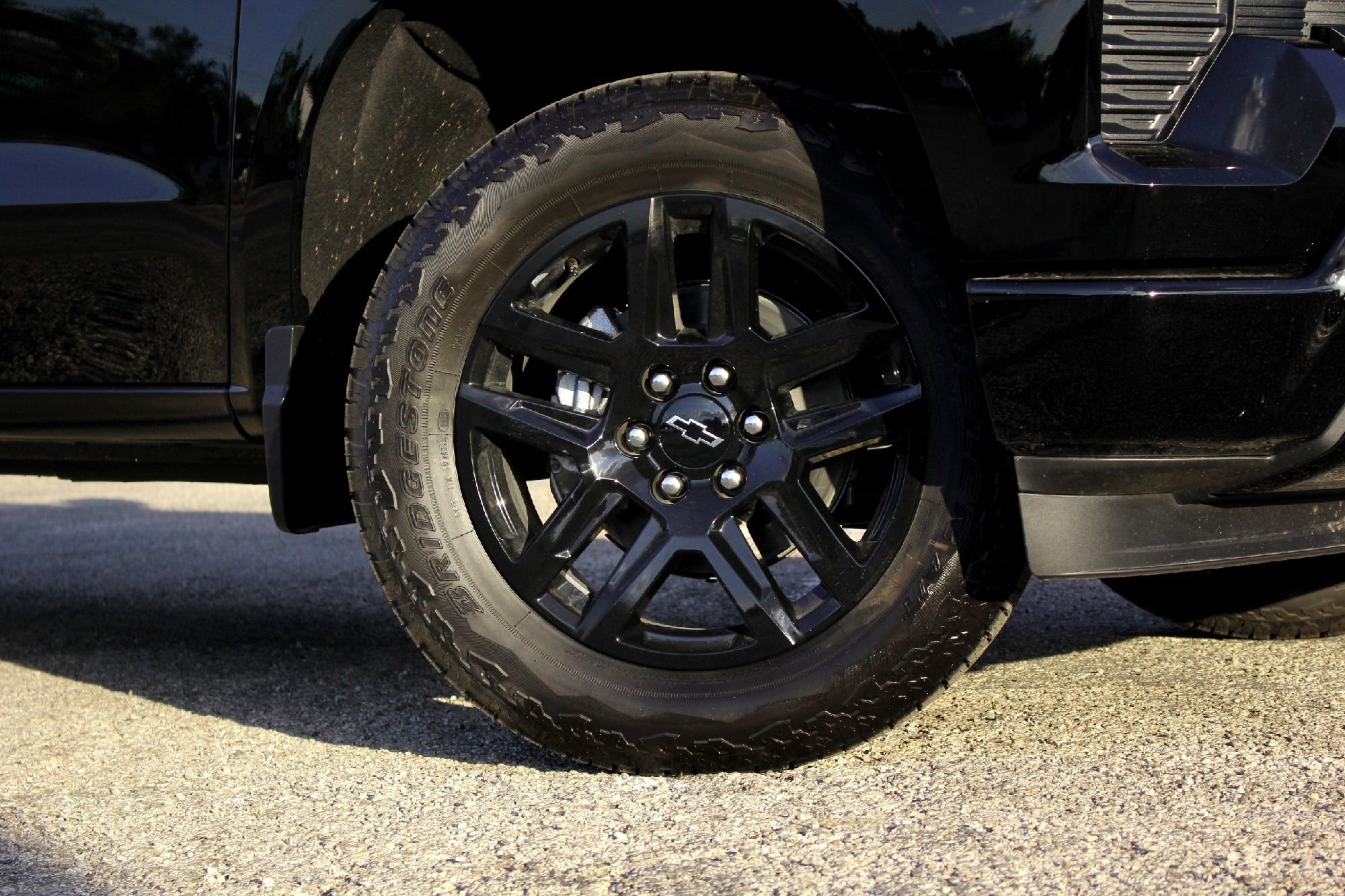 2025 Chevrolet Silverado 1500 RST photo 3
