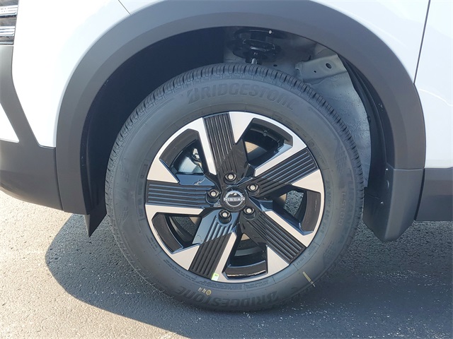 2025 Nissan Kicks SV photo 4
