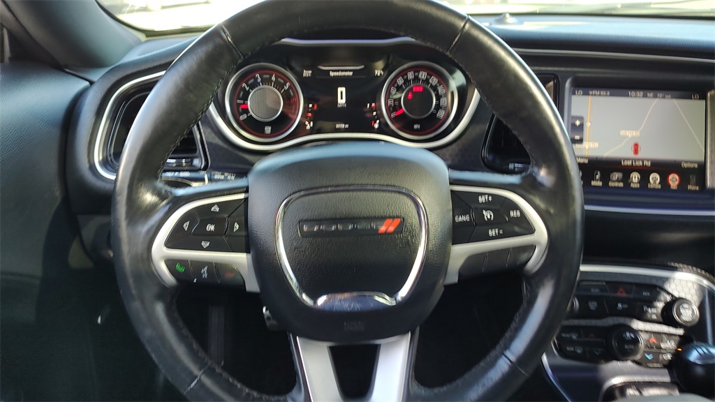 2015 Dodge Challenger R/T Scat Pack photo 13