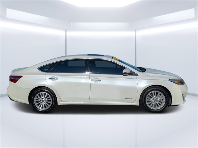 2015 Toyota Avalon Hybrid XLE Premium photo 2
