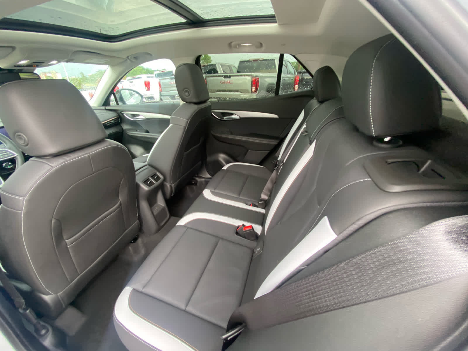 2025 Buick Envision Sport Touring photo 28