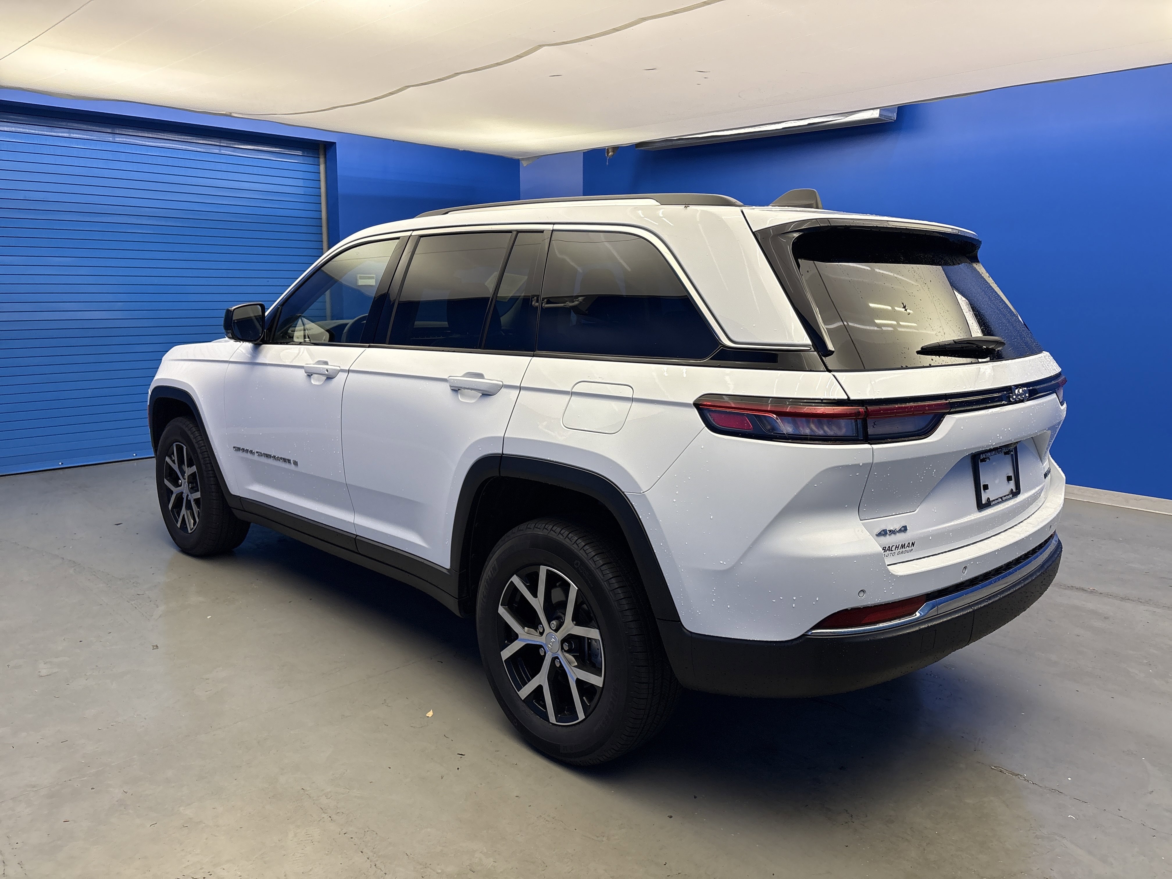 2023 Jeep Grand Cherokee Limited photo 3