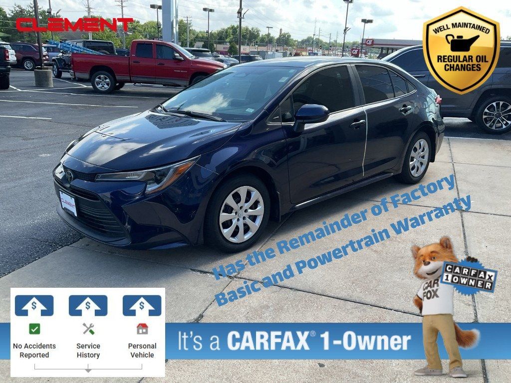 2024 Toyota Corolla LE's photo