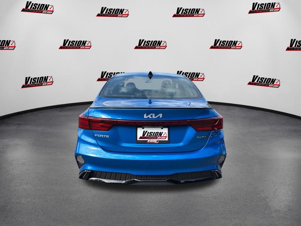 2024 Kia Forte GT-Line photo 6