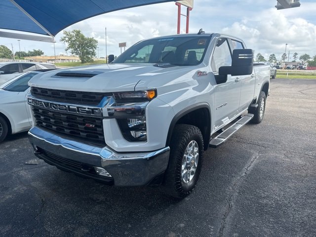 Used 2023 Summit White Chevrolet LT image 3