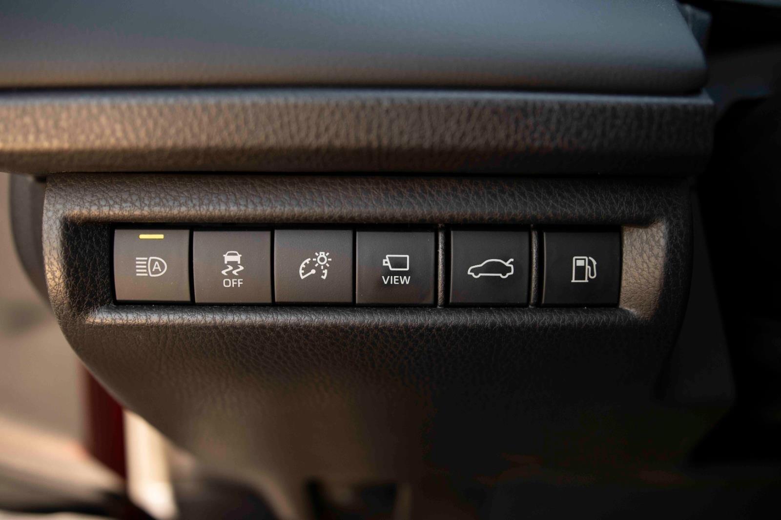 2025 Toyota Camry LE photo 11