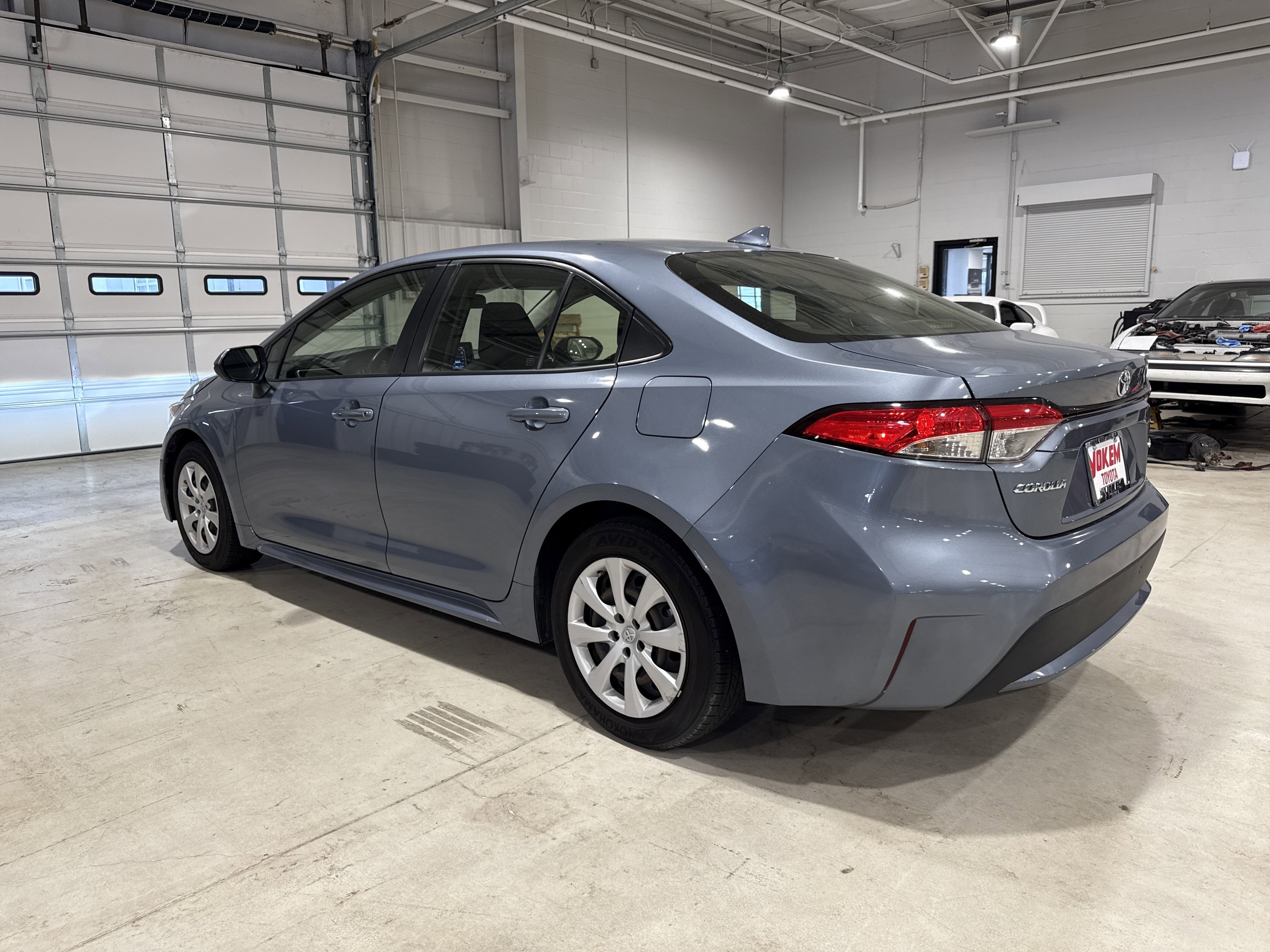 2022 Toyota Corolla LE photo 3