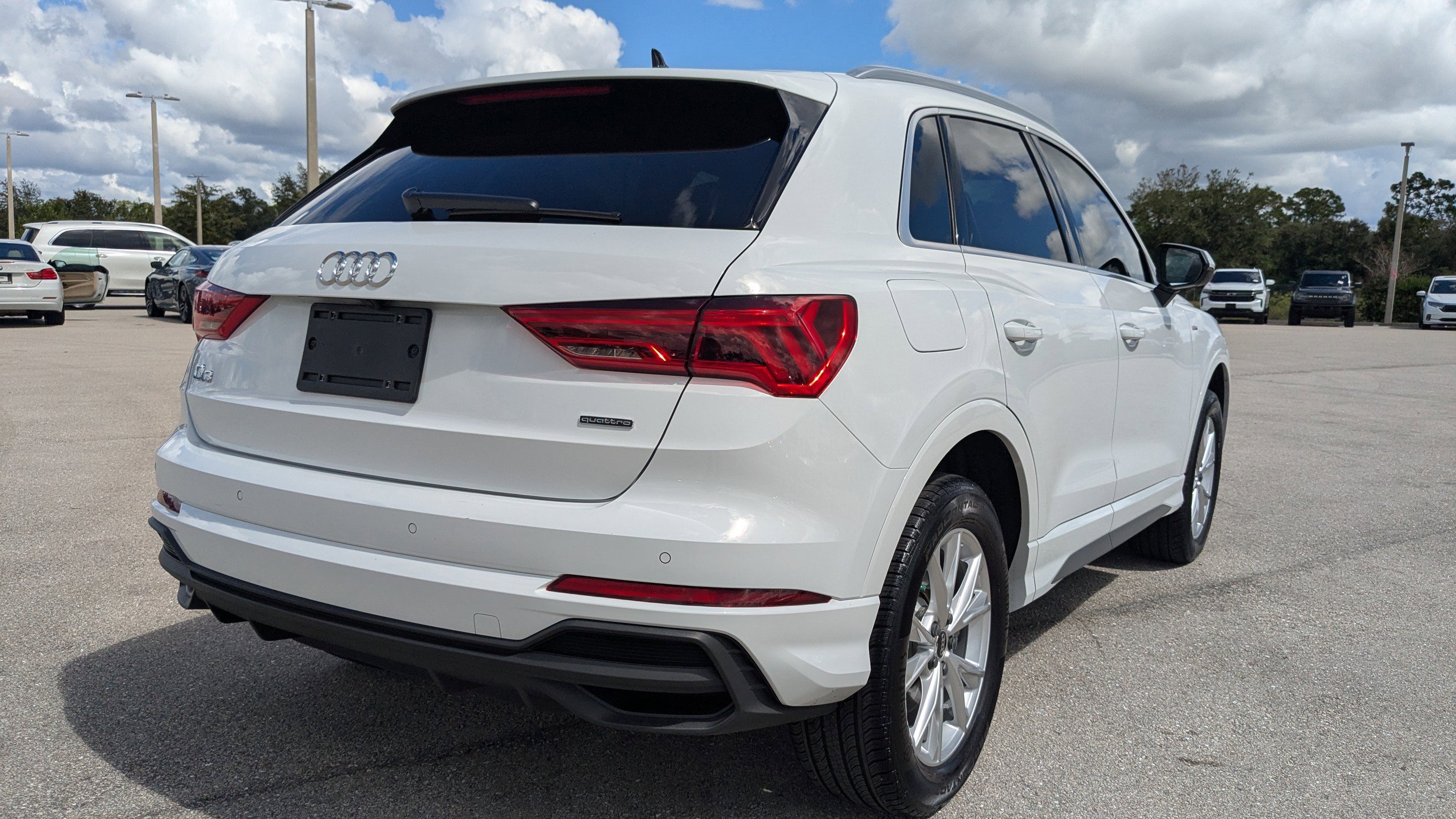 2024 Audi Q3 S line Premium Plus photo 2