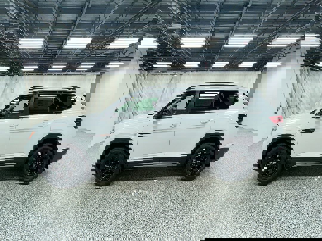 2026 Volkswagen Atlas Peak Edition SE photo 2