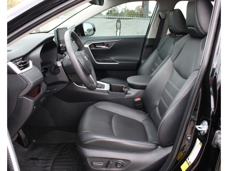 2024 Toyota RAV4 Limited photo 4