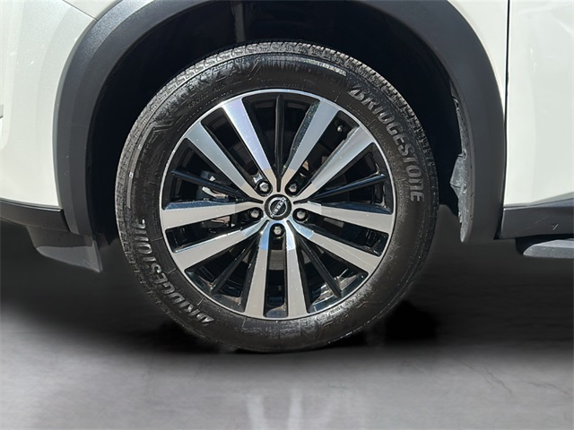 2023 Nissan Pathfinder Platinum photo 14