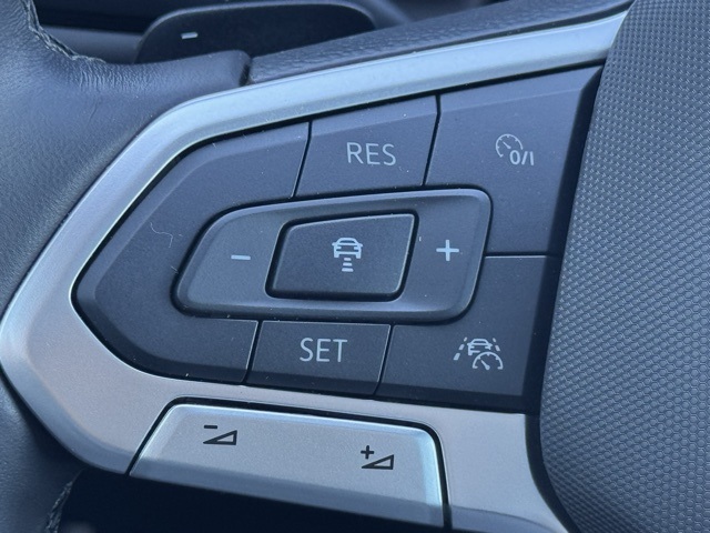 2024 Volkswagen Atlas SEL Premium R-Line photo 28