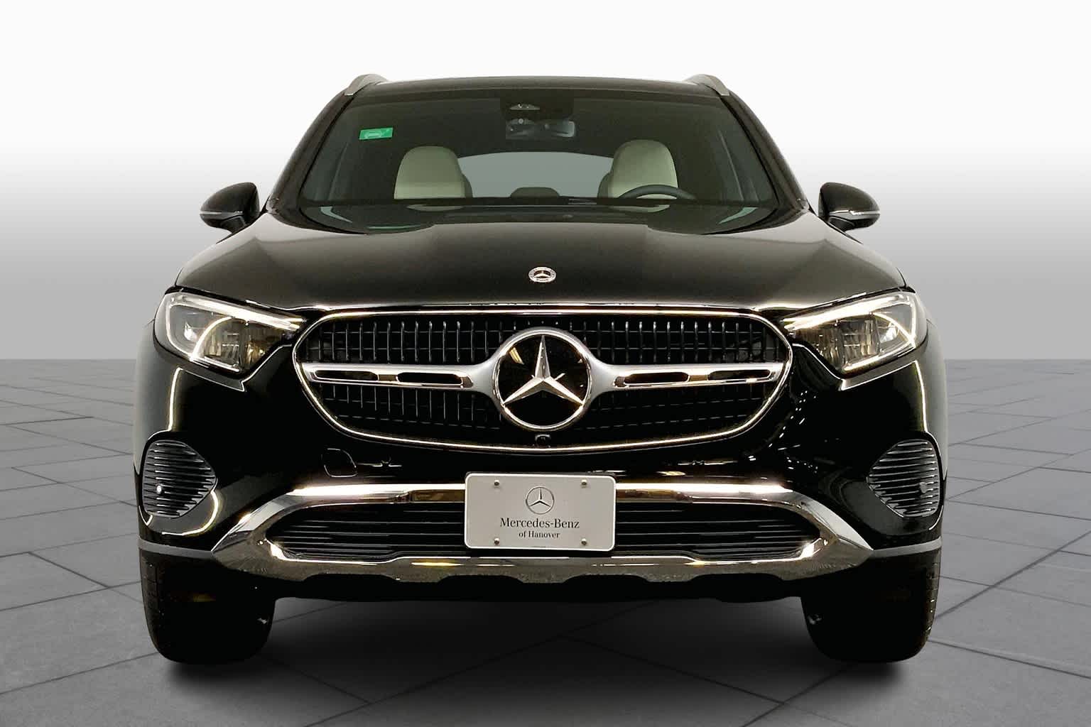 2025 Mercedes Benz GLC 350e 4MATIC photo 3