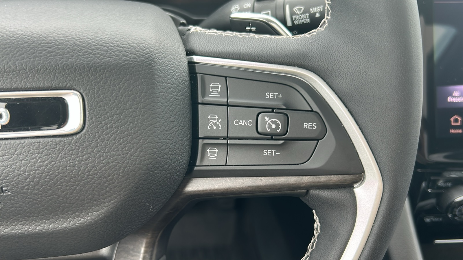 2023 Jeep Cherokee Base photo 21